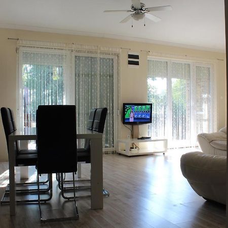 Апартаменти Medlin Apartman Шіофок Екстер'єр фото