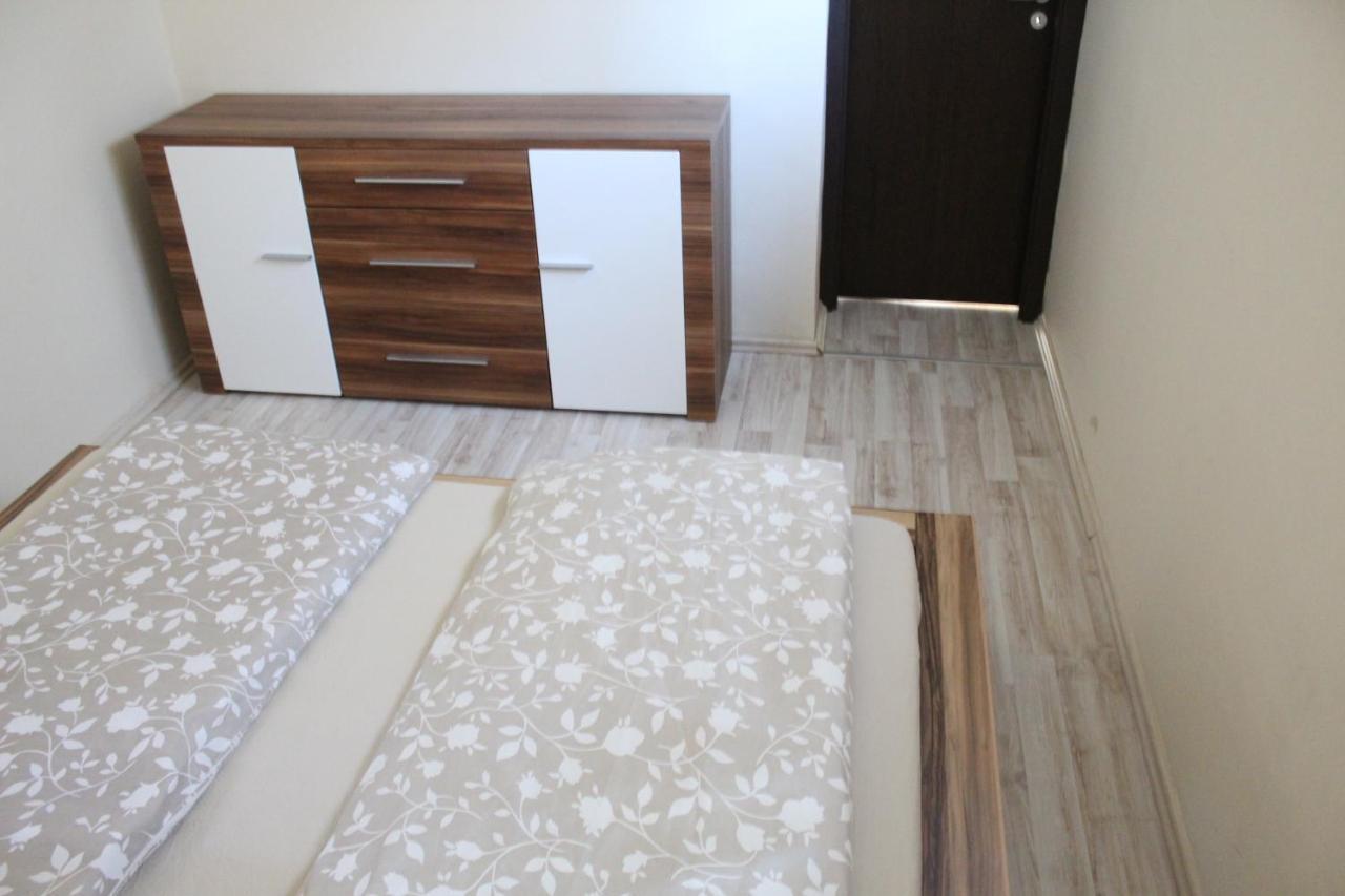 Апартаменти Medlin Apartman Шіофок Екстер'єр фото