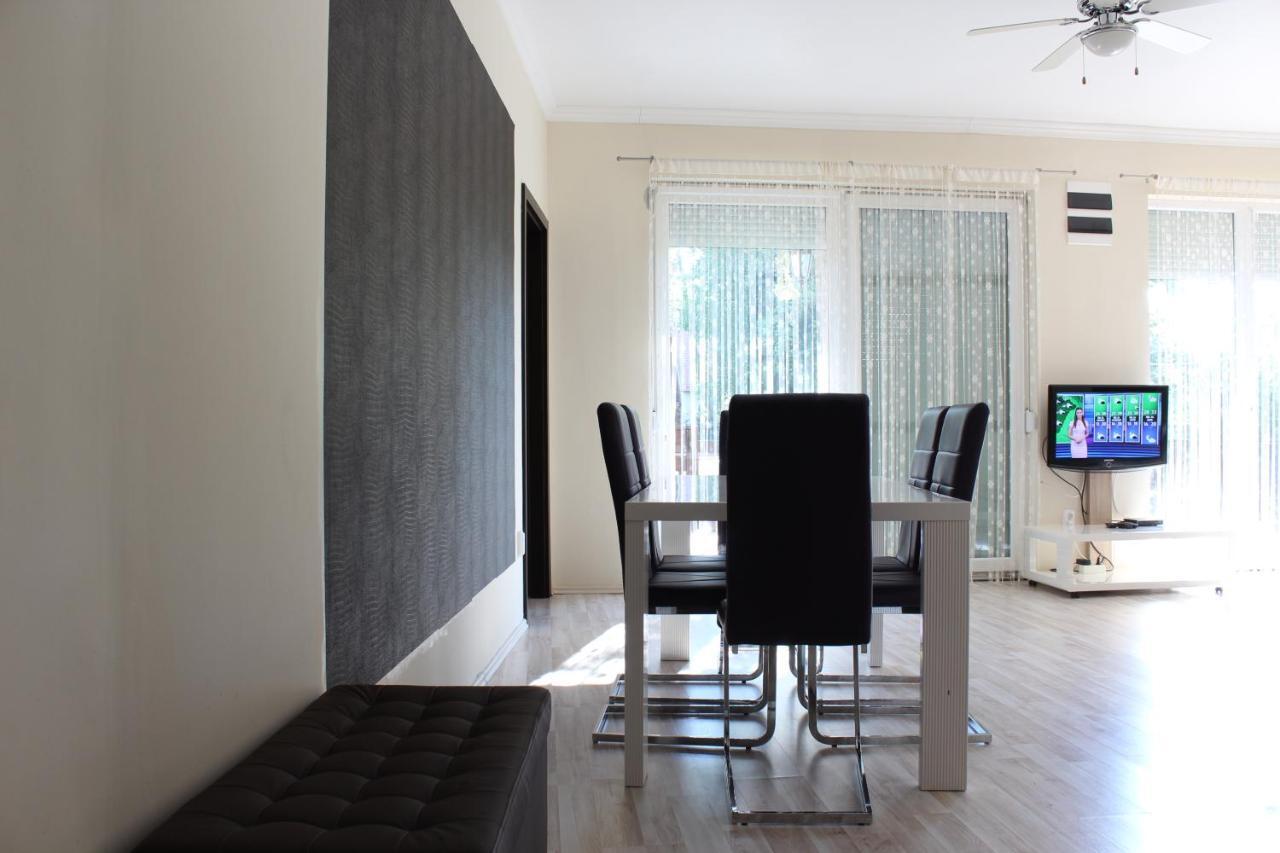 Апартаменти Medlin Apartman Шіофок Екстер'єр фото